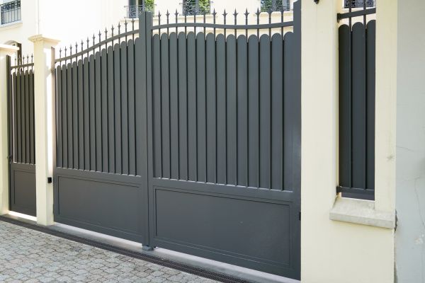Metal Gate Installation